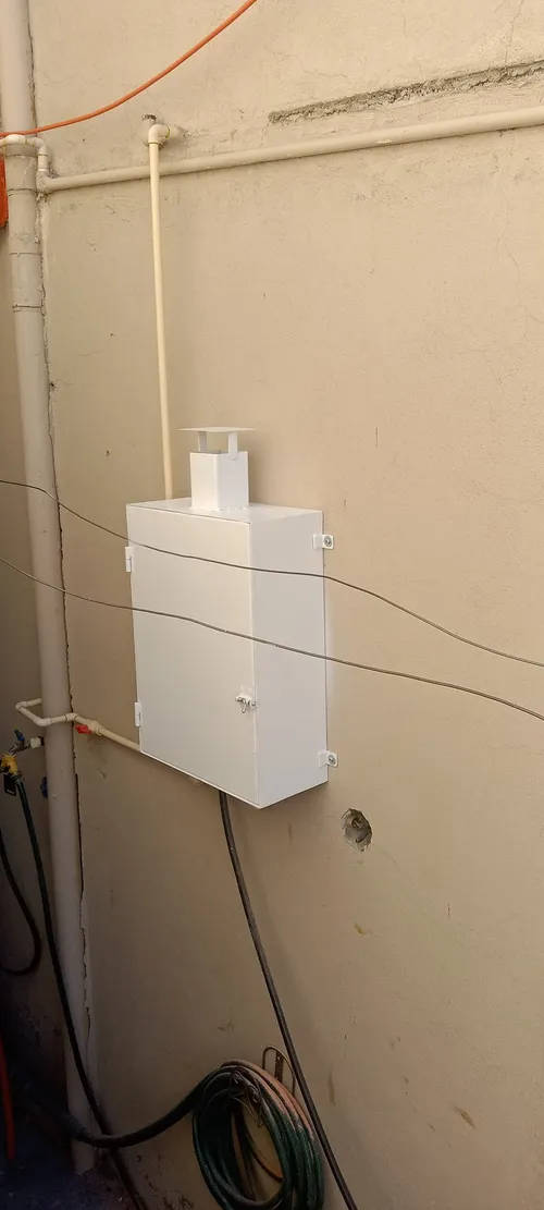 Trabajo de balconería: CajaInterperie
