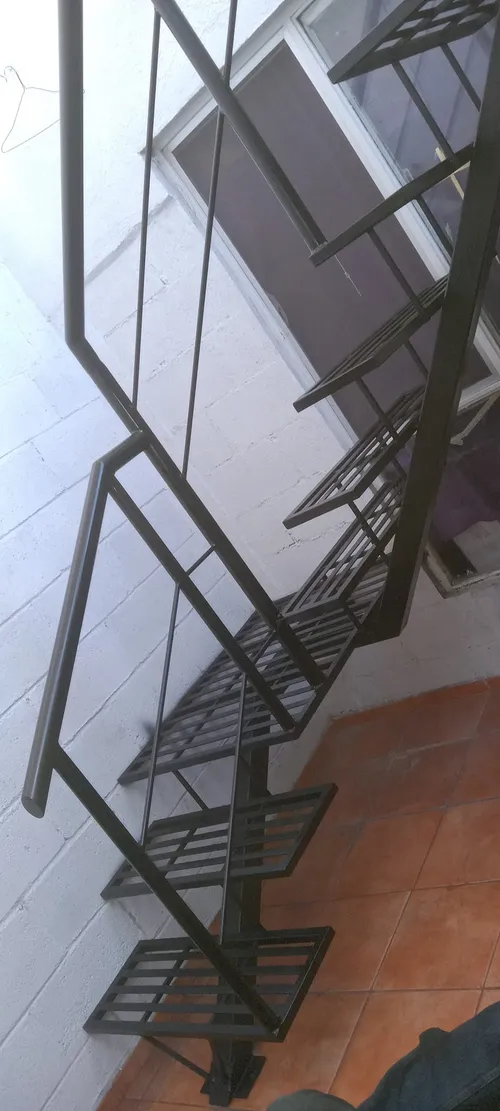 Trabajo de balconería: Escalera2