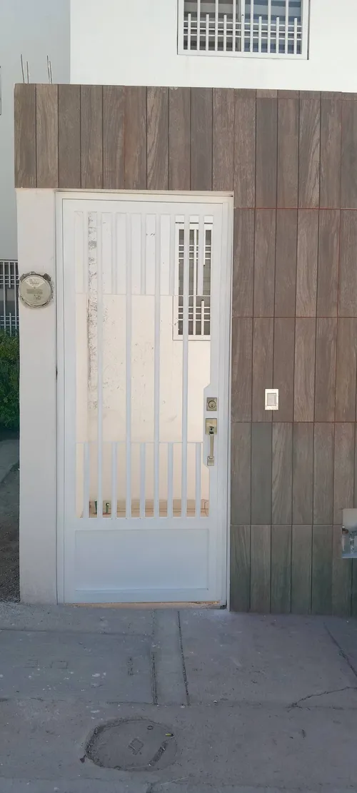 Trabajo de balconería: Puerta1