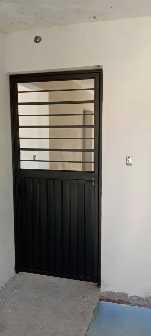 Trabajo de balconería: Puerta4